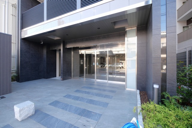 フォーリアライズ天王寺ソリオのエントランス