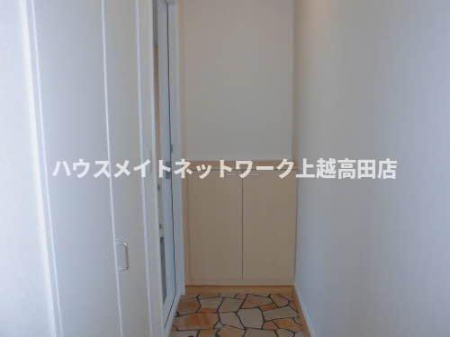 プランドールの玄関|玄関（参考202号室反転室内写真）