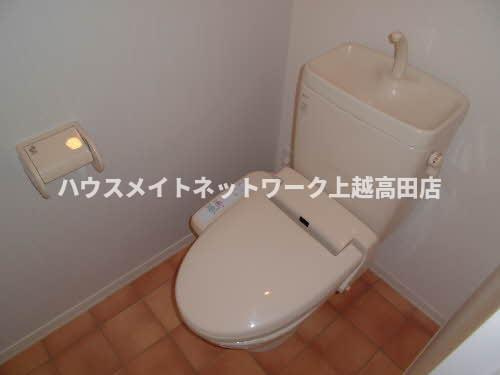 プランドールのトイレ|温水洗浄暖房便座（参考202号室反転室内写真）