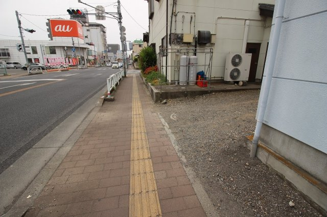 小山市城山町１丁目の前面道路含む現地写真