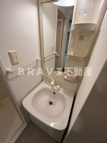 ベルフェリーク天満橋　BRAVI不動産の洗面所|【ベルフェリーク天満橋】忙しい朝には欠かせない洗面所です