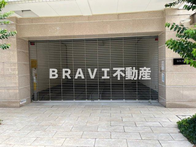 ベルフェリーク天満橋　BRAVI不動産の駐車場|【ベルフェリーク天満橋】