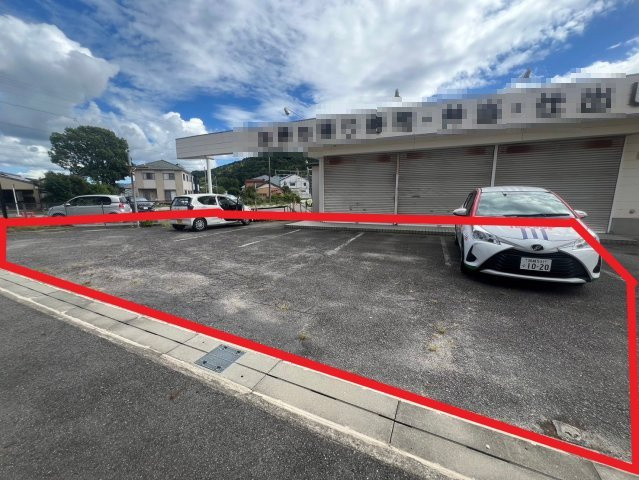 マルマサ店舗の駐車場