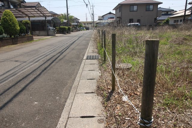 小山市城東4丁目の前面道路含む現地写真|公道を北西から