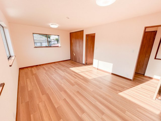 【洋室】 | 三島市東大場1丁目 中古住宅 XH05324 | 三島市東大場1丁目　2F洋室　リフォーム後