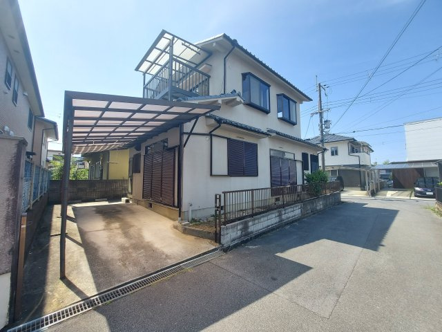 富田林市東板持町貸家の外観