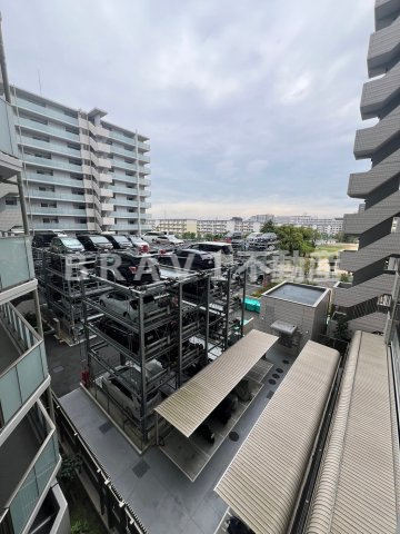サンメゾン新金岡レジデンシャル　BRAVI不動産の駐車場|【サンメゾン新金岡レジデンシャル】駐車場に車を止められます
