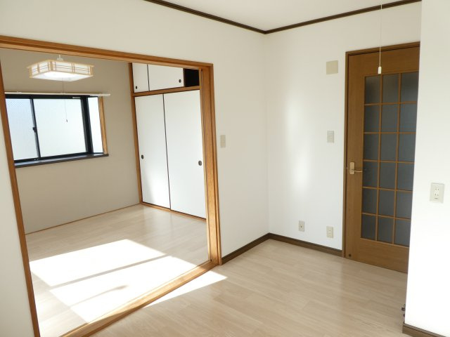 サンハイツ高司の居間・リビング