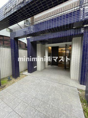 エスライズ難波のエントランス