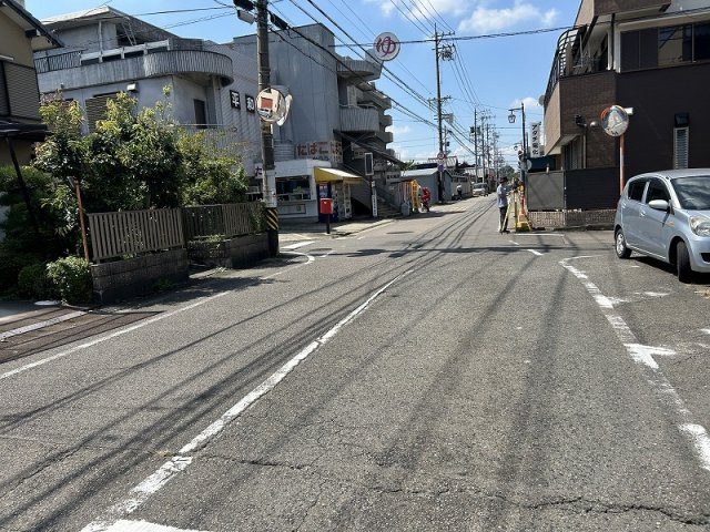 各務原市那加昭南町の前面道路含む現地写真