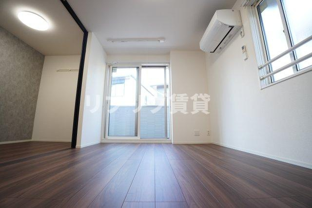 D-ROOM椿森1丁目Aの居間・リビング