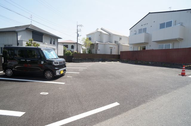 フルール宝塚の駐車場