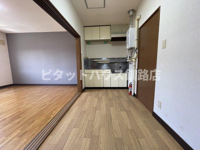 釧路市芦野２丁目のアパートのキッチン