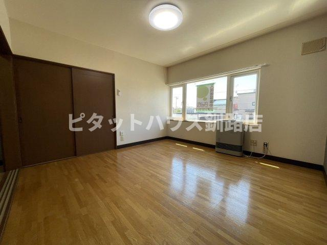 釧路市芦野２丁目のアパートの居間・リビング