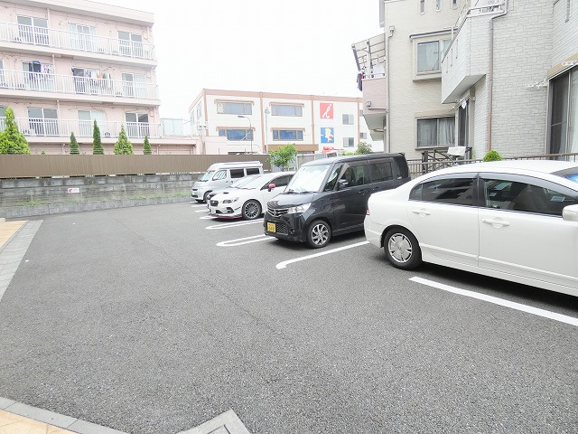 レガリアの駐車場