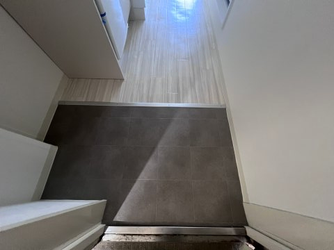 ＭＴビルの玄関