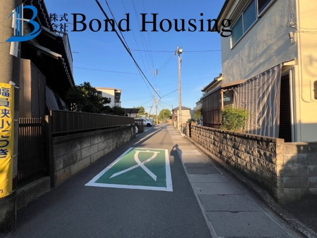 「リフォ済」「小学校近く）二見町西二見 築44年の前面道路含む現地写真