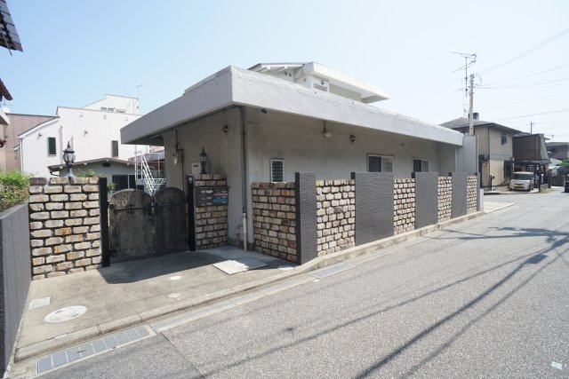 アールズコート宝塚の外観