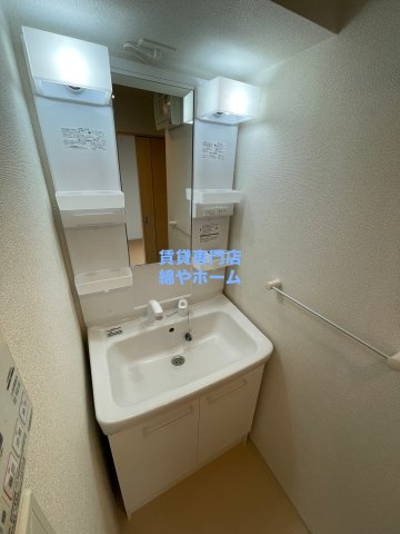 グラン　ソレイユの独立洗面台|朝の身支度には欠かせない独立洗面化粧台