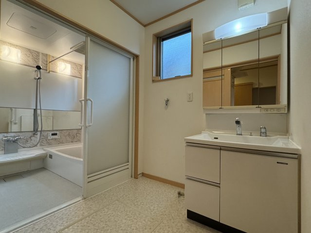 松江市美保関町　中古一戸建ての脱衣所