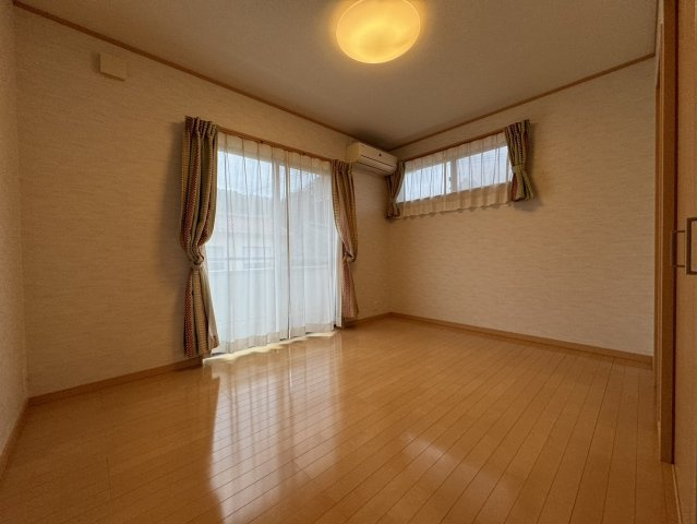 松江市美保関町　中古一戸建ての洋室|２階洋室