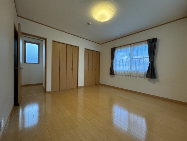 松江市美保関町　中古一戸建ての洋室|２階洋室