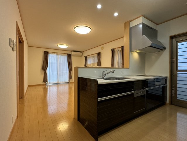 松江市美保関町　中古一戸建ての居間・リビング