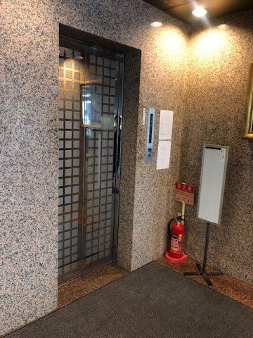 文京須賀ビルのロビー