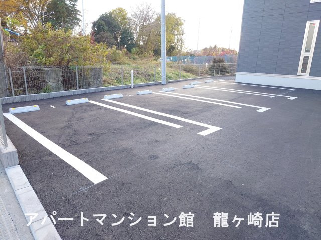 Casa ecranの駐車場