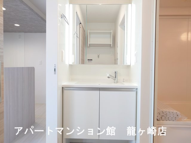 Casa ecranの独立洗面台|※写真は205号室を使用