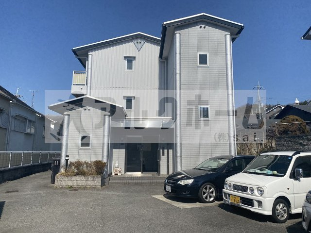 ルミネスハウス山下の駐車場