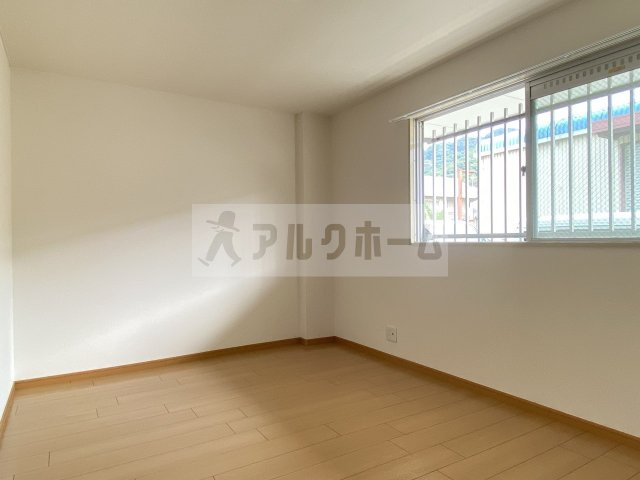 大県マンション2の洋室