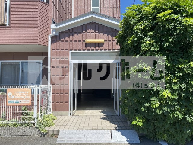 大県マンション2のエントランス