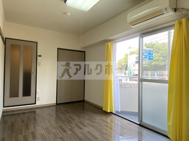 オレンジハウス2の居間・リビング