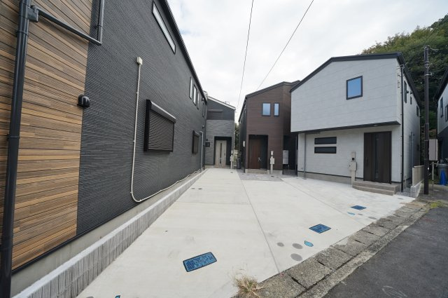 【横浜市旭区白根1丁目10-2全4棟新築戸建て】★仲介手数料無料★（不動丸小学校・鶴ヶ峯中学校）の外観