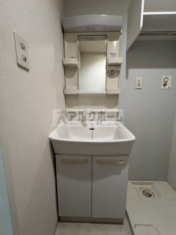 エストレノの洗面所|エストレノ