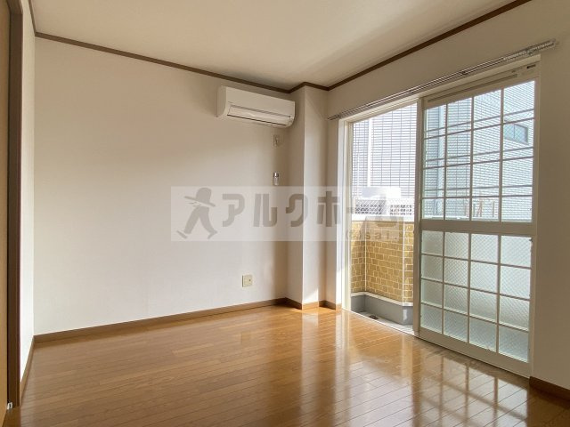 アルティナガーデンの洋室