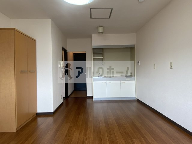 エステートヨシマン2の居間・リビング|エステートヨシマンⅡ　居室スペース