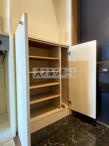 ヴェルジェ旭ヶ丘の玄関