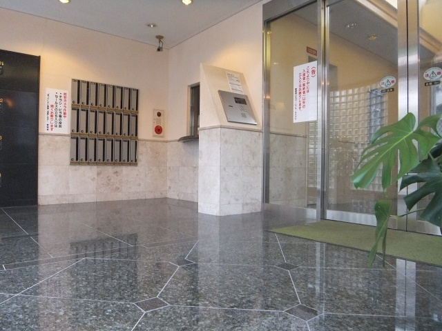 ヴェルジェ旭ヶ丘のロビー