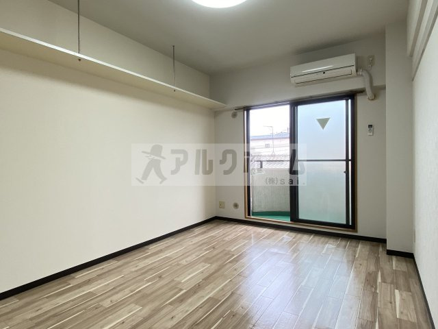 ヴェルジェ旭ヶ丘の居間・リビング