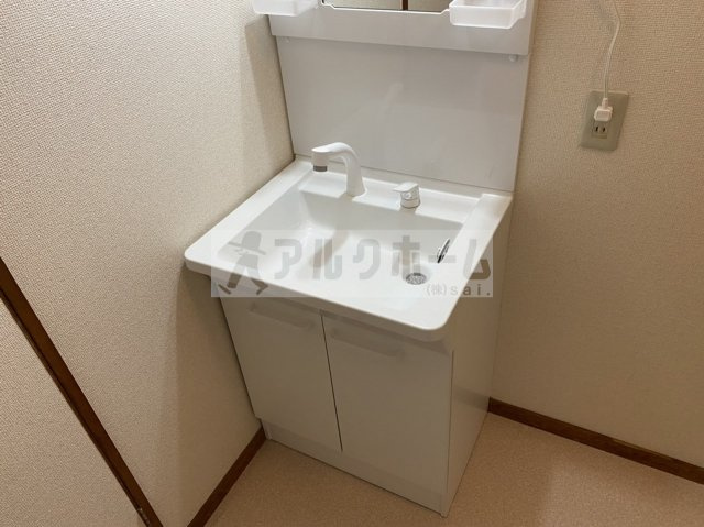 メゾンド玉手の洗面所|メゾンド玉手（柏原市玉手町）