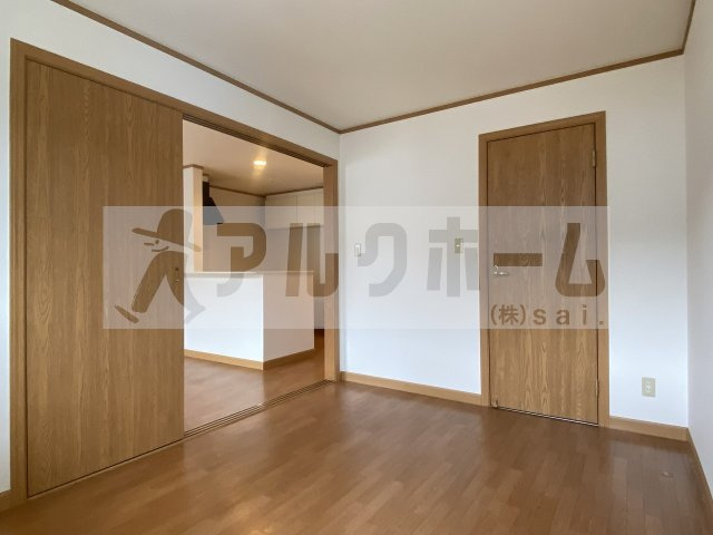 メゾンラフィーネの洋室