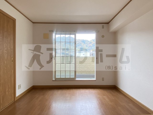 メゾンラフィーネの居間・リビング