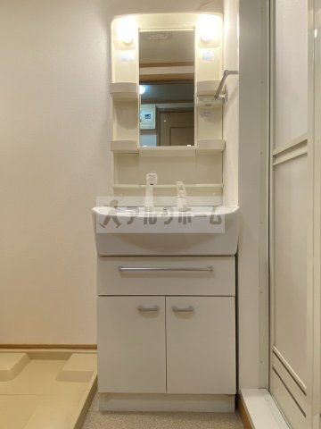 鈴蘭ハイツの独立洗面台