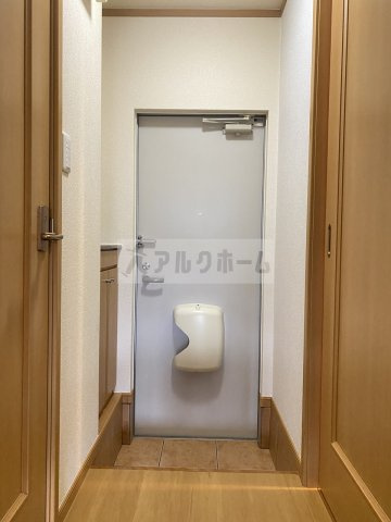 鈴蘭ハイツの玄関