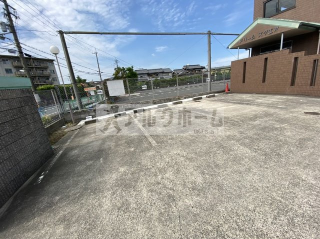 ドリームスクエアの駐車場|ドリームスクエア（河内国分駅・バストイレ別）　駐車場