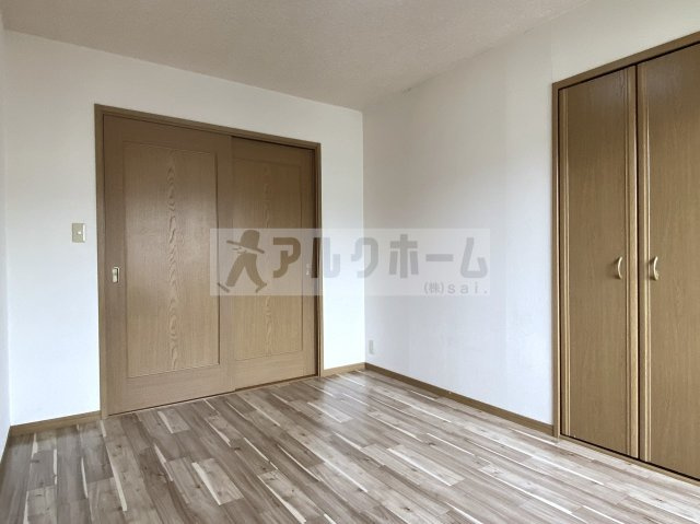 ラ・ポートの洋室