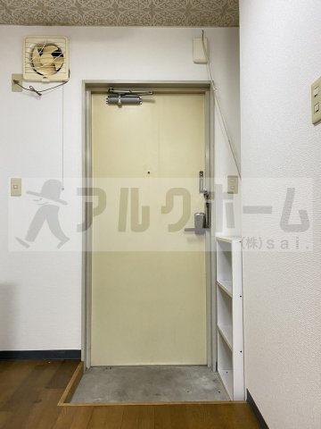 ホープ大晃　南棟の玄関