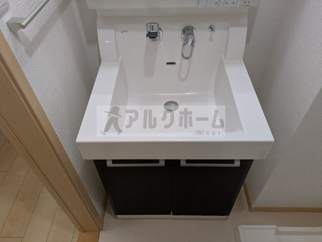 ラージの独立洗面台|ラージ（柏原駅）